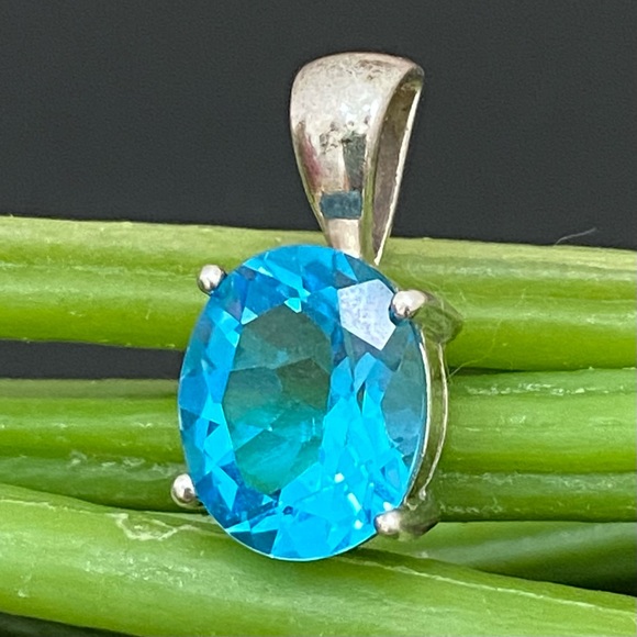 Vintage Sterling Silver SCBS 925 Oval Blue Topaz CZ Cubic Zirconia Pendant 3.2g - Picture 2 of 16